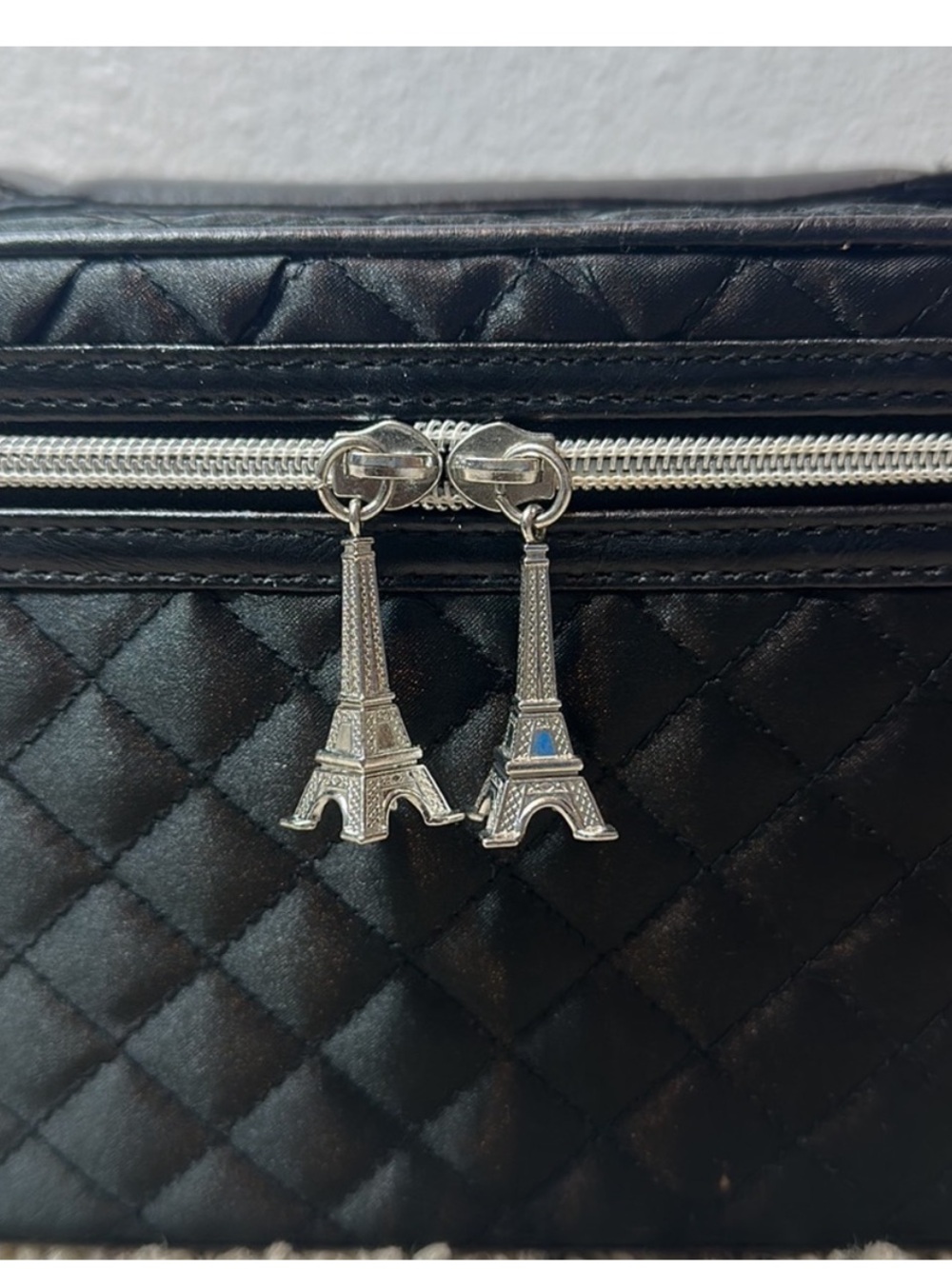 Lancome VTG Quilted Black Cosmetic Train Case with Eiffel Tower Zipper Pulls - Picture 5 of 7
